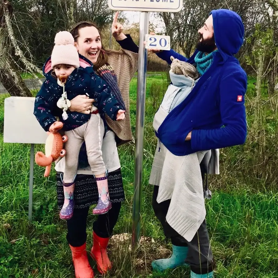 La famille Wapatas, Paulo, Hannah, Lyah et Aylou, à Saint-Martin-de-Gurson